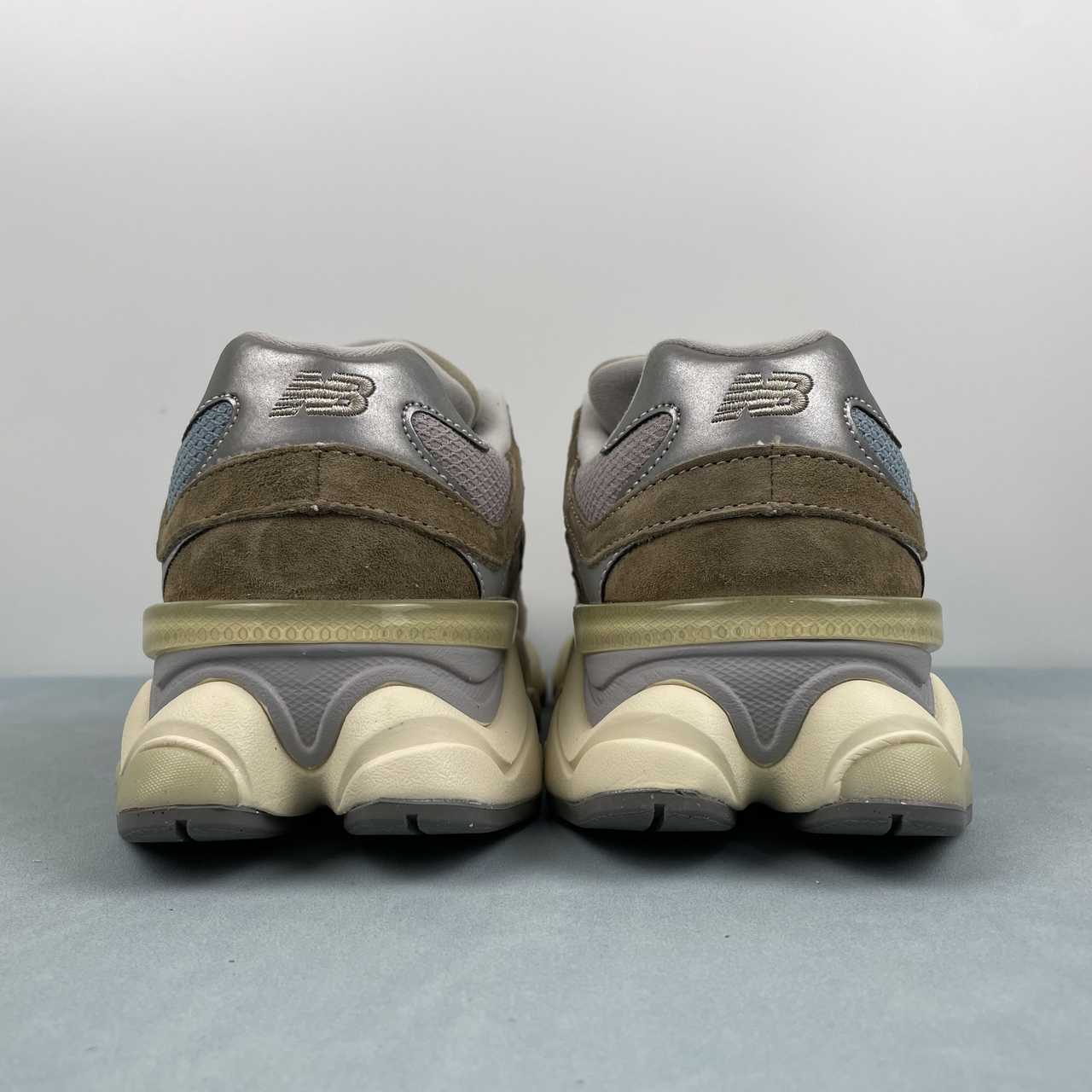 New Balance NB 9060 Mushroom Aluminium - VIBES MILANO
