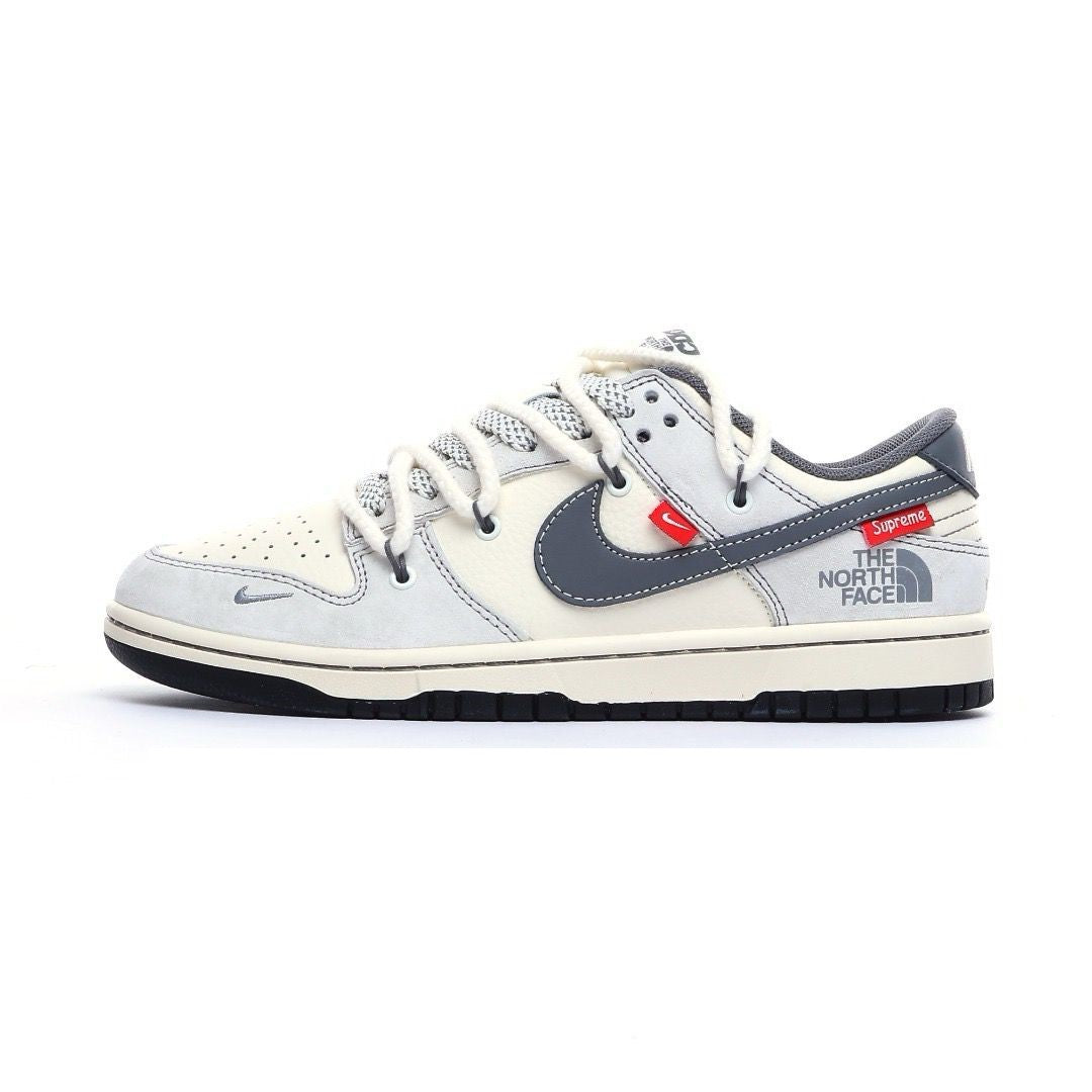 Nike Dunk Low Supreme-The North Face Grey Swoosh | Sneakers Iconiche Rétro e Streetwear