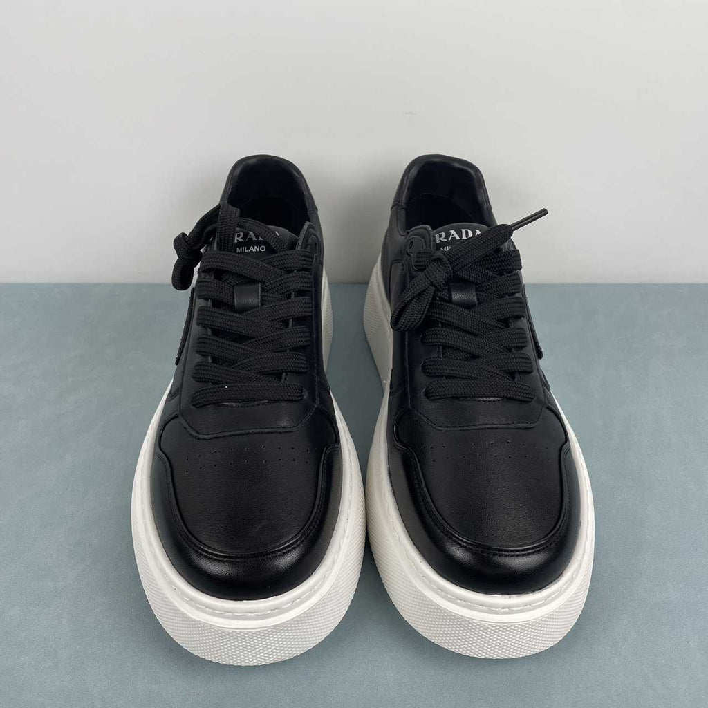 Prada sneakers in pelle con platform nero