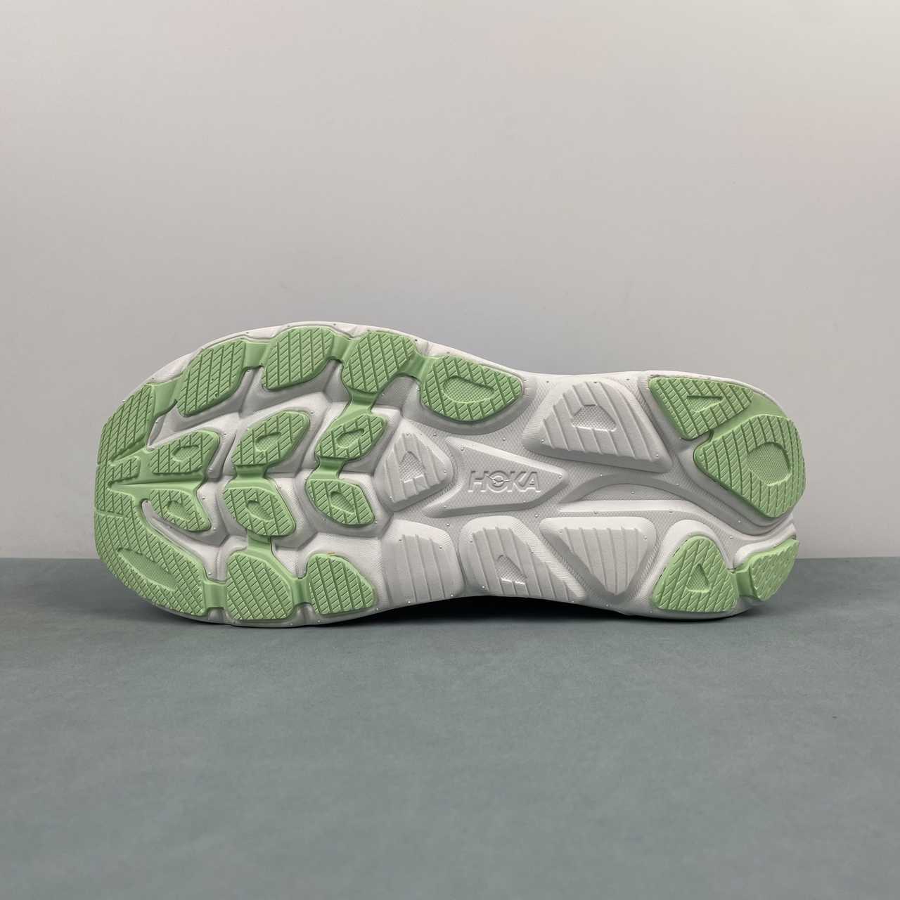 Hoka One Bondi 9 green