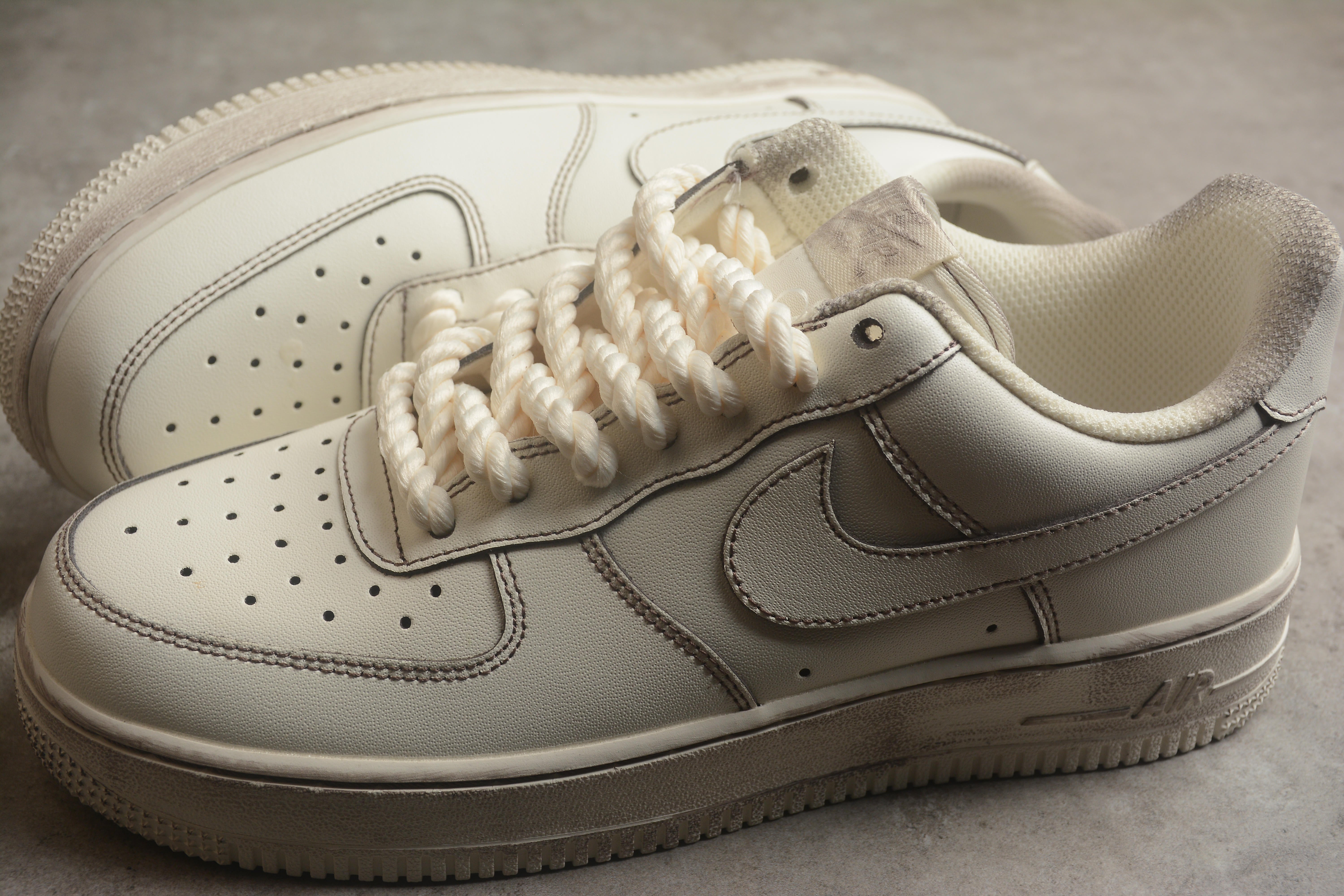Nike Air Force 1 07 Low White Make Old