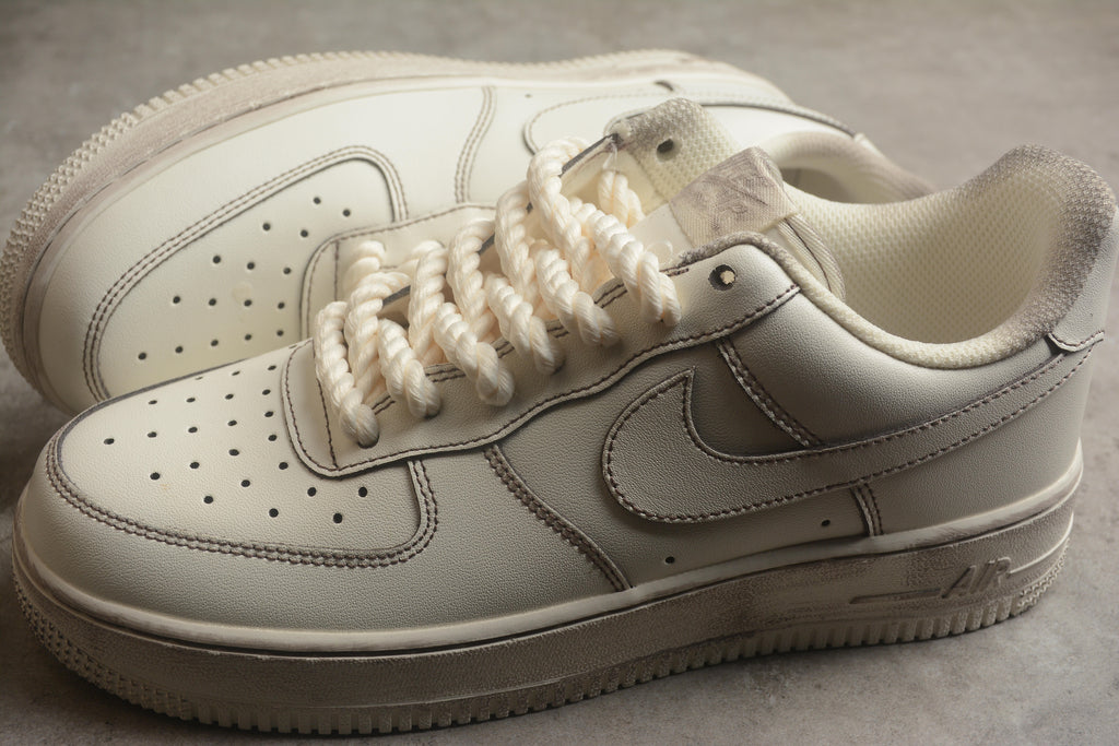 Nike Air Force 1 07 Low White Make Old