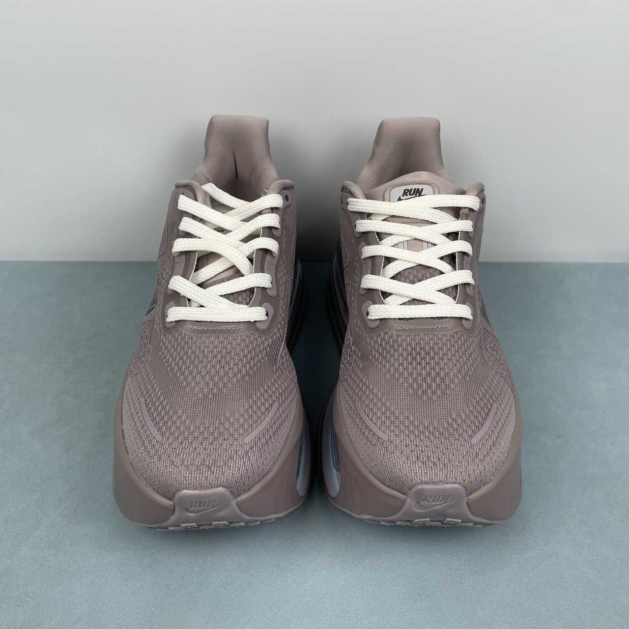 Nike Vomero Premium light brown - VIBES MILANO