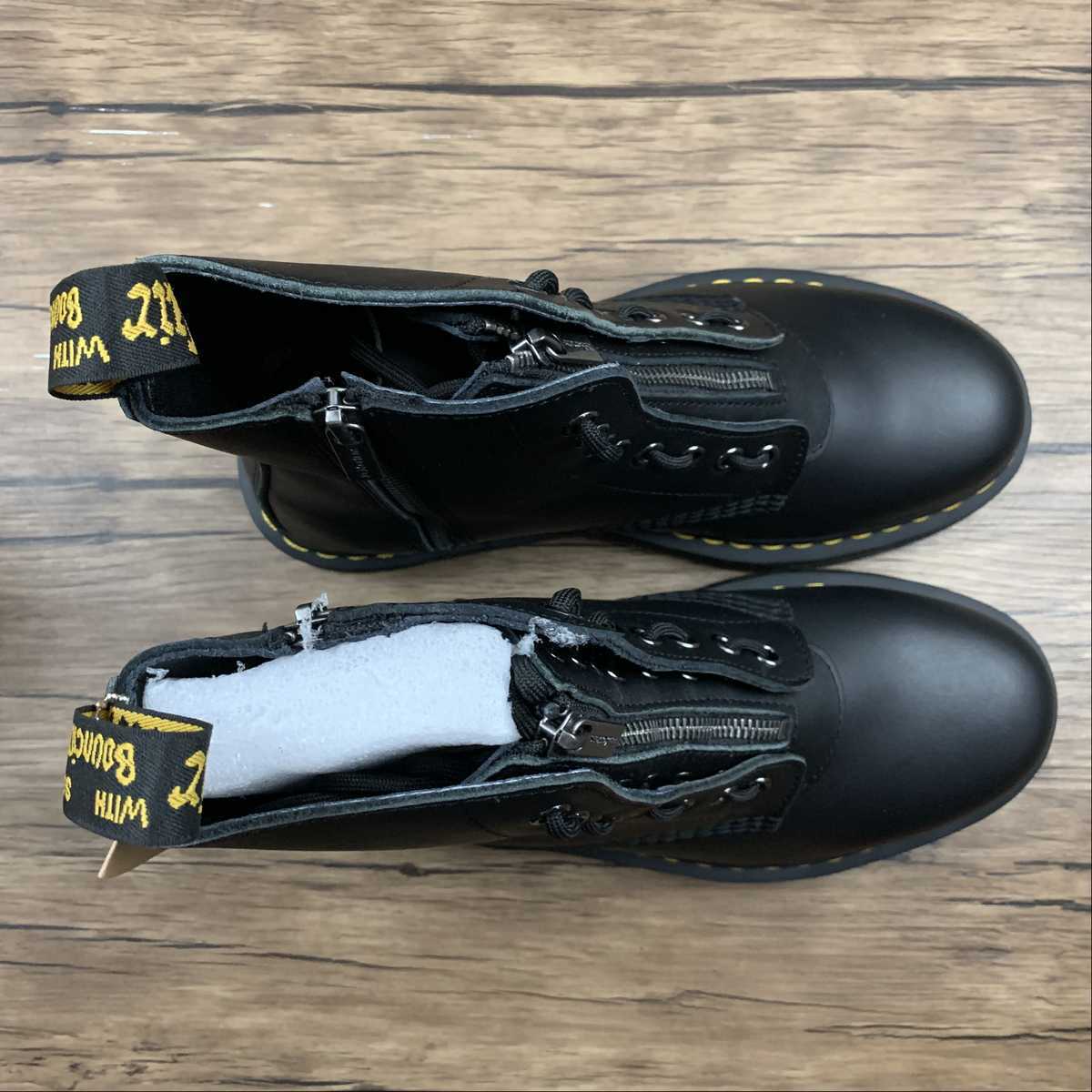 DR. MARTENS Stivaletto 1460 Pascal nero con zip centrale