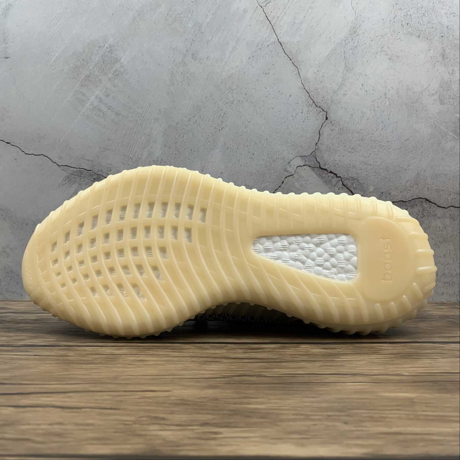 Yeezy Boost 350 V2 Ash Pearl