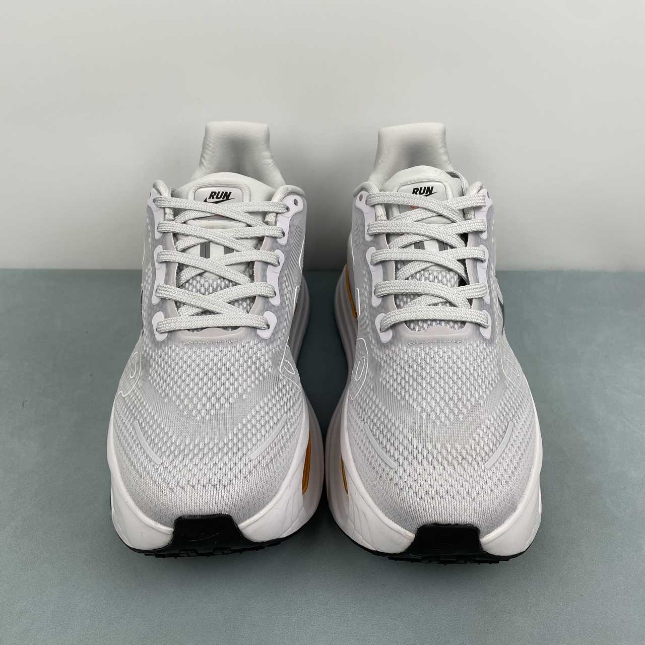 Nike Vomero Premium light grey white - VIBES MILANO