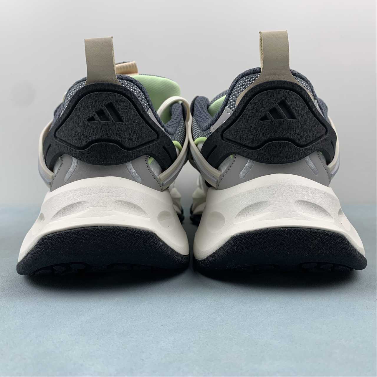 Adidas XLG Runner Deluxe sneakers white