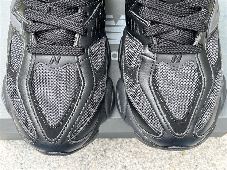 New Balance NB 9060 Triple Black pelle