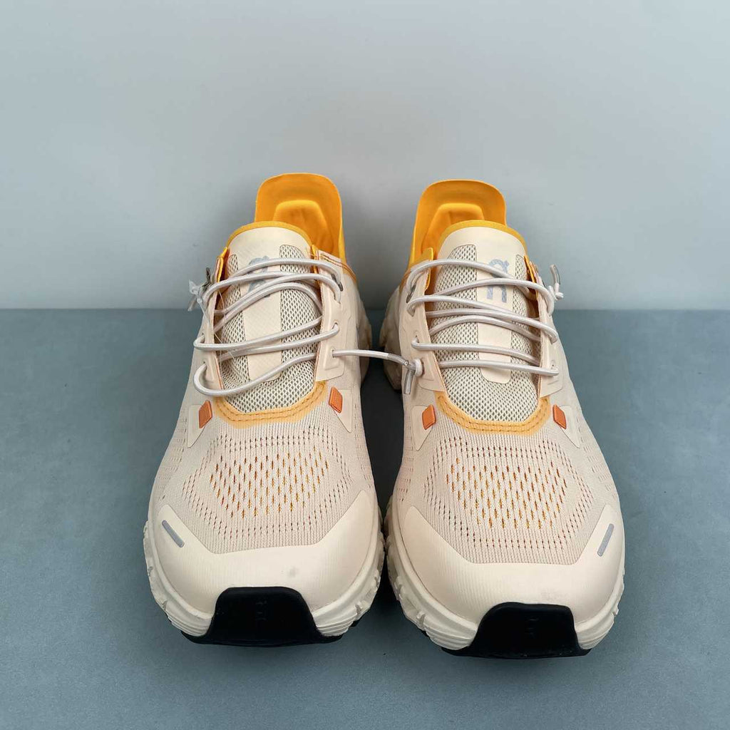 On Cloud 6 Coast sneakers da running e streetwear Gold - VIBES MILANO