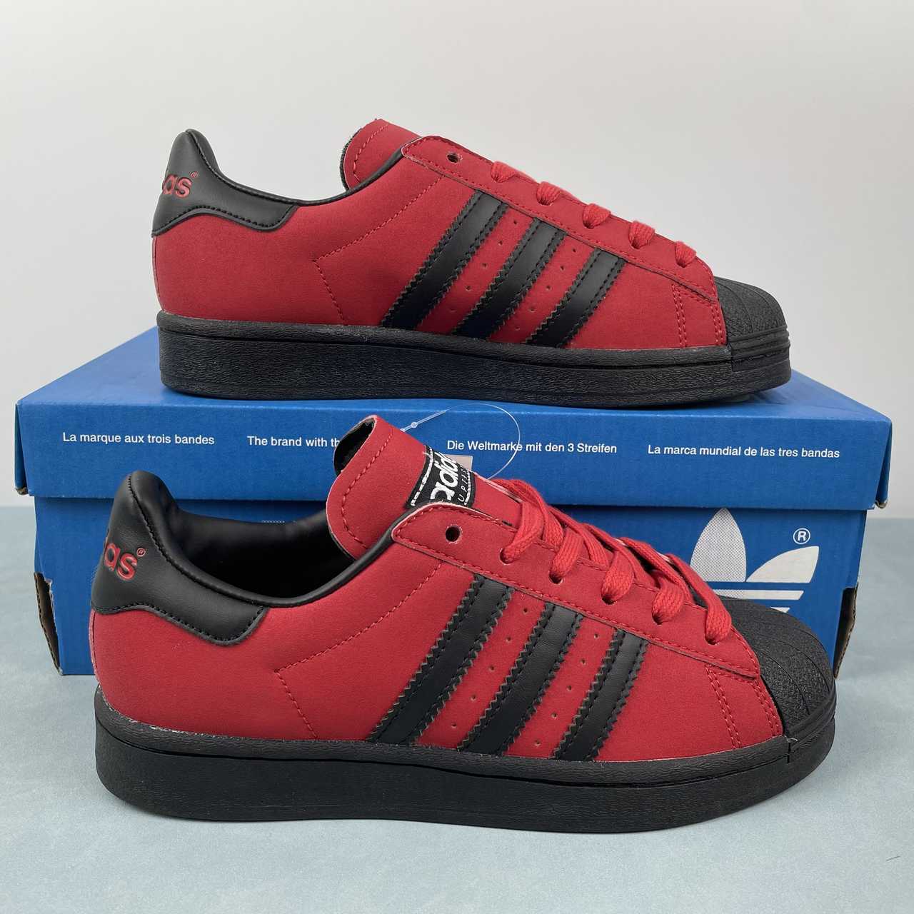 Adidas Originals Superstar rosso mod. IG9275 (modello non presente in Italia)