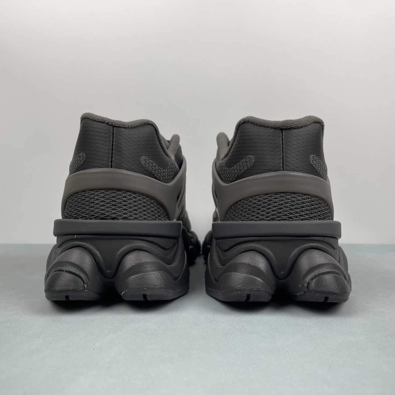 New Balance NB 9060 Black Cement