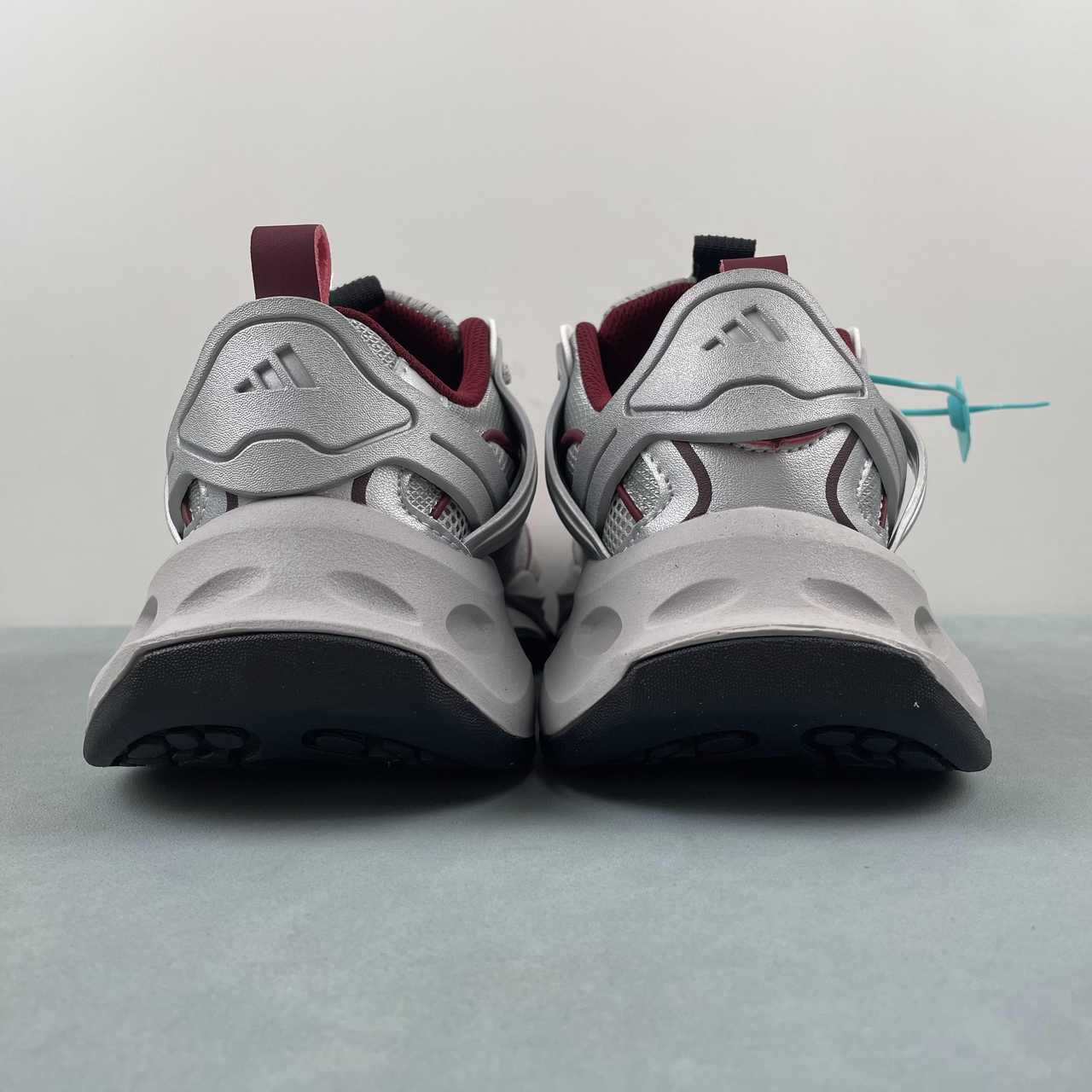 Adidas XLG Runner Deluxe sneakers silver red - VIBES MILANO