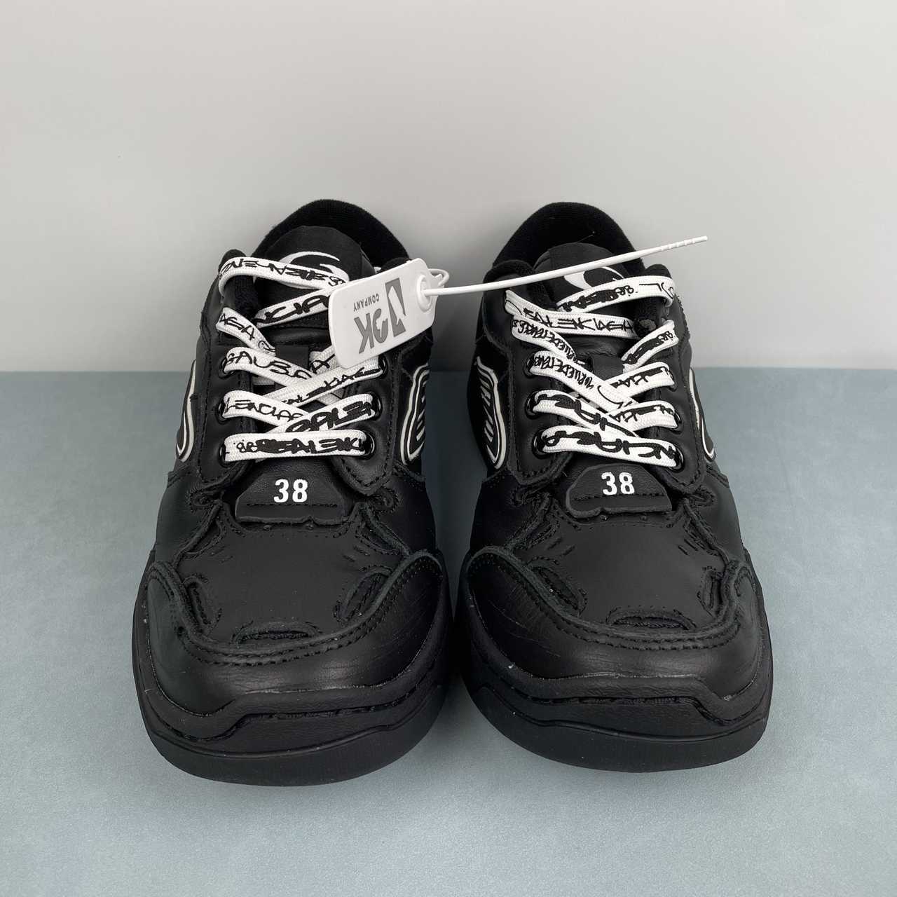 Balenciaga Hampton medium worn out sneakers