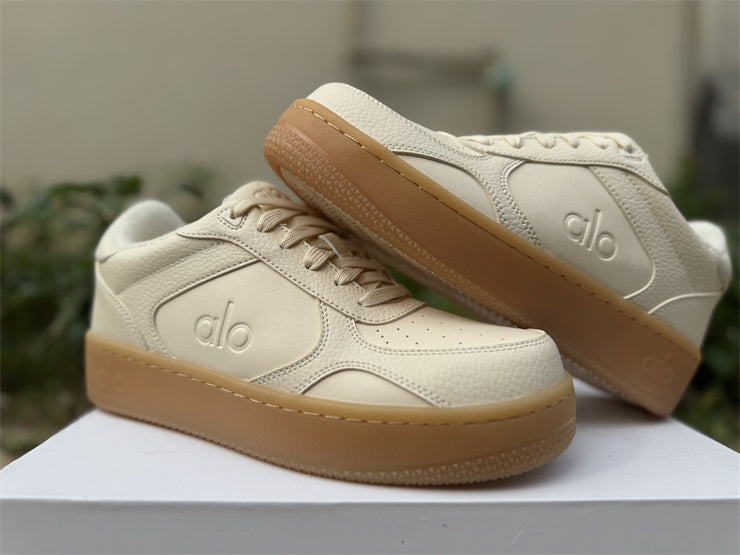 ALO Yoga Recovery Mode Cream Gum | Sneakers Premium Lifestyle