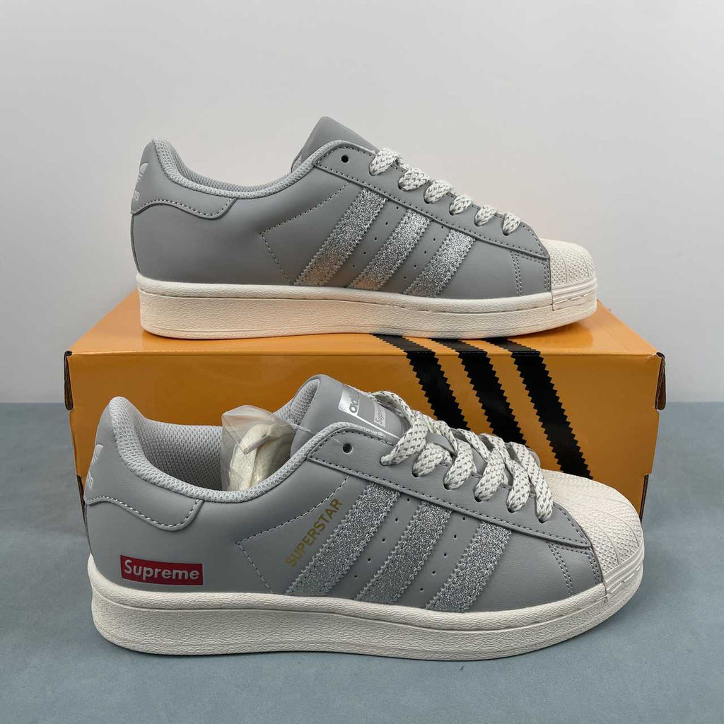 Adidas Originals Superstar grigio mod. Supreme (destinato al mercato estero)