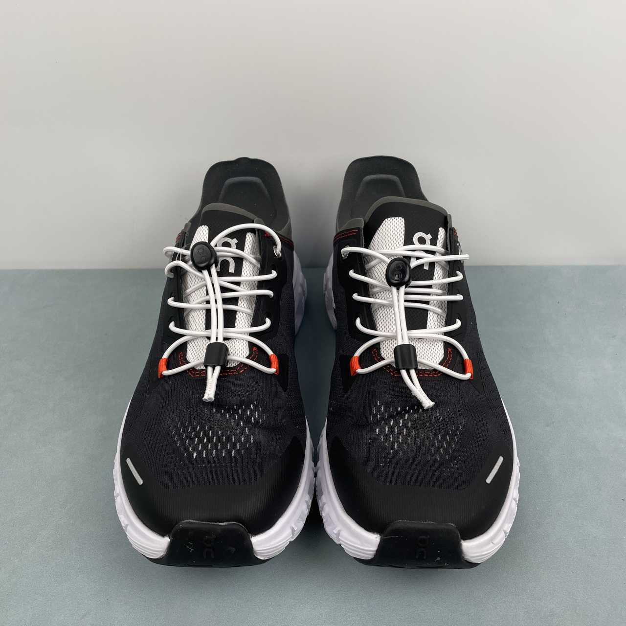On Cloud 6 Coast sneakers da running e streetwear nero grigio - VIBES MILANO