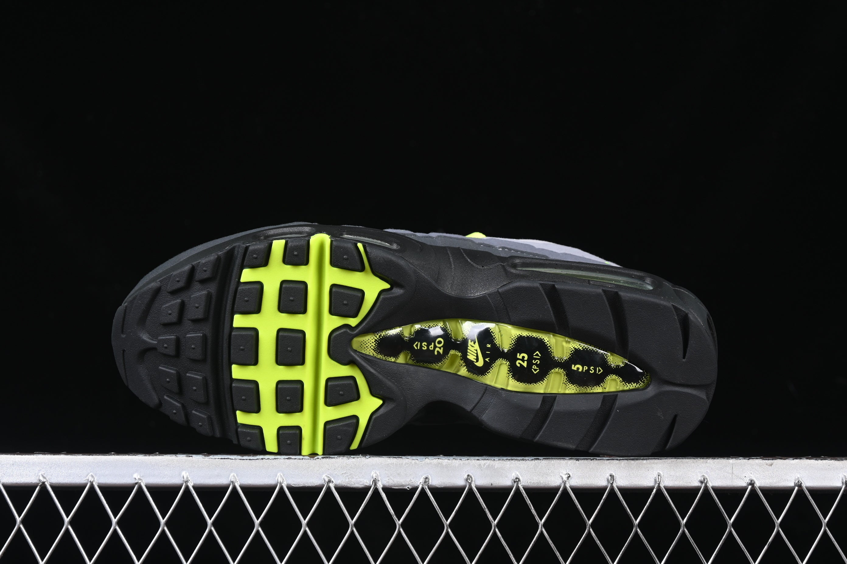 Nike Air Max 95 OG black neon yellow