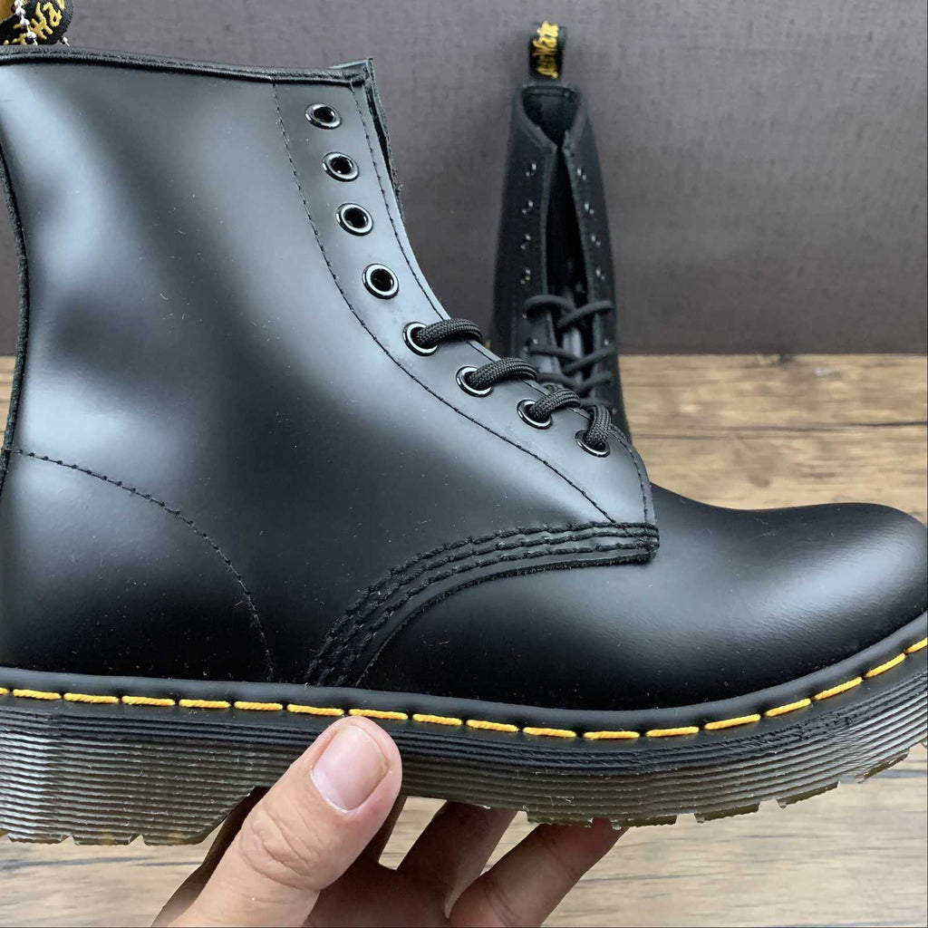 DR. MARTENS stivaletto anfibio nero stringato 1460 pelle liscia 11822006