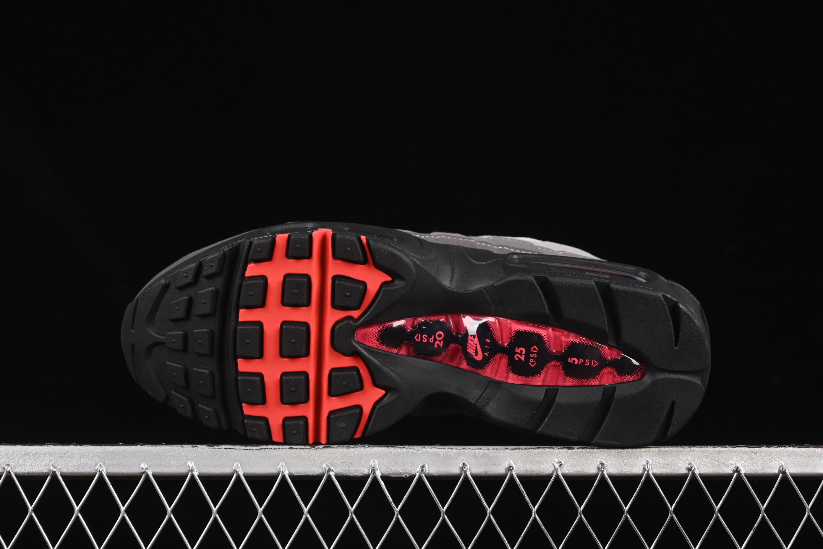 Nike Air Max 95 OG white solar red