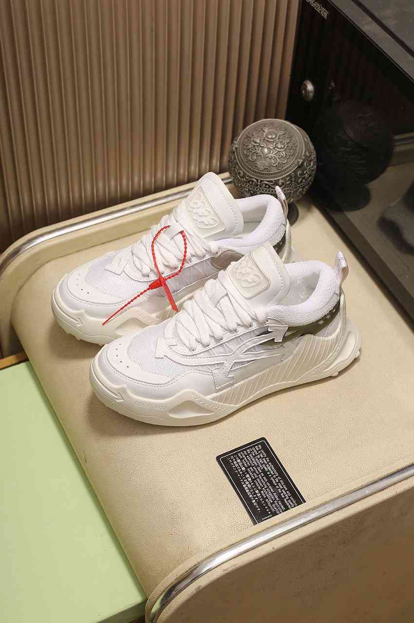 Off-White sneakers in pelle colore bianco con inserto verde