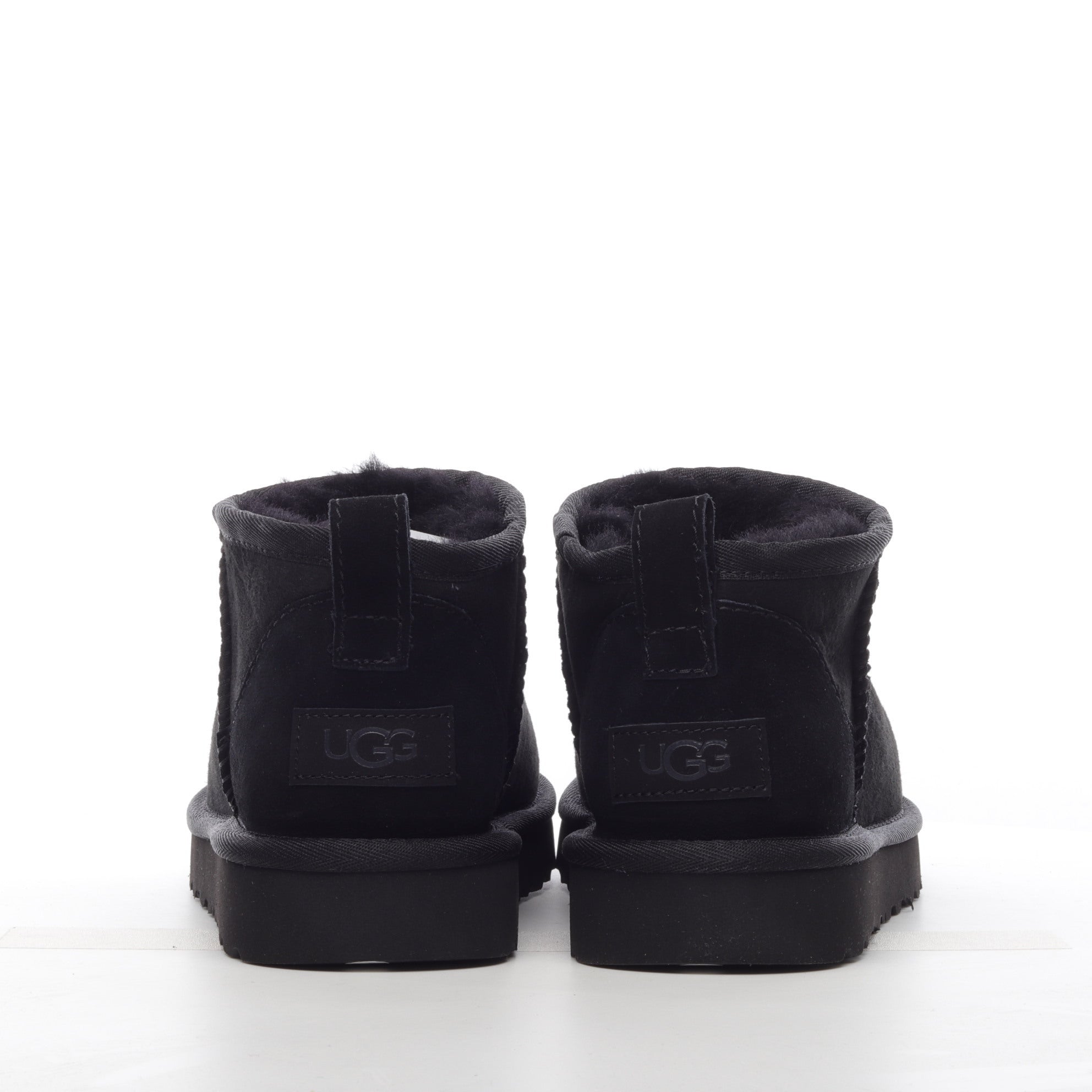 UGG Classic Ultra Mini nero