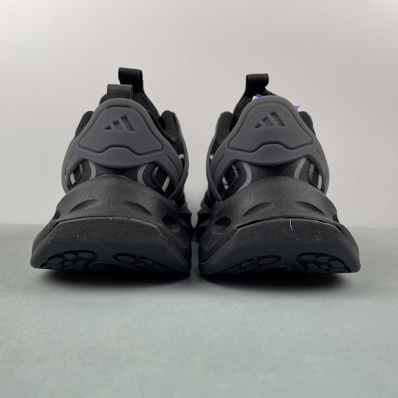 Adidas XLG Runner Deluxe sneakers black grey - VIBES MILANO