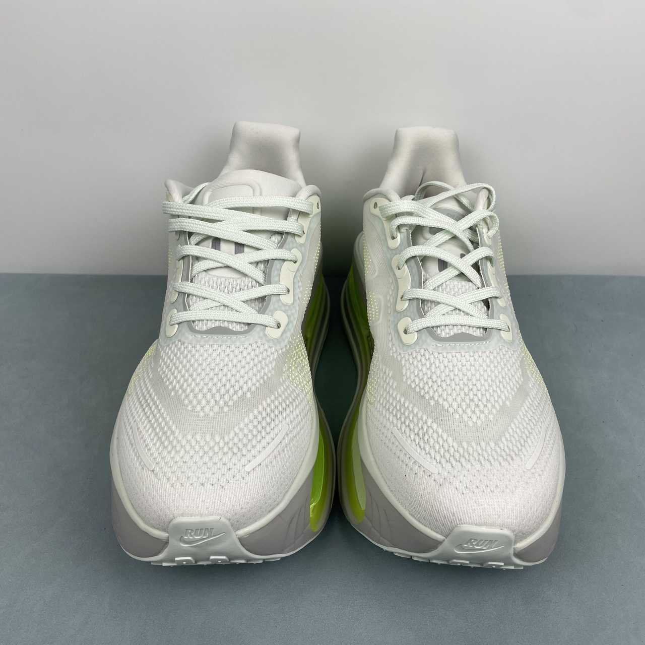 Nike Vomero Premium moon - VIBES MILANO