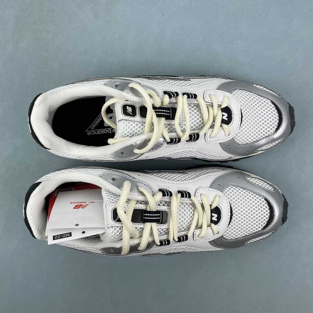 New Balance 204 L Silver Metallic