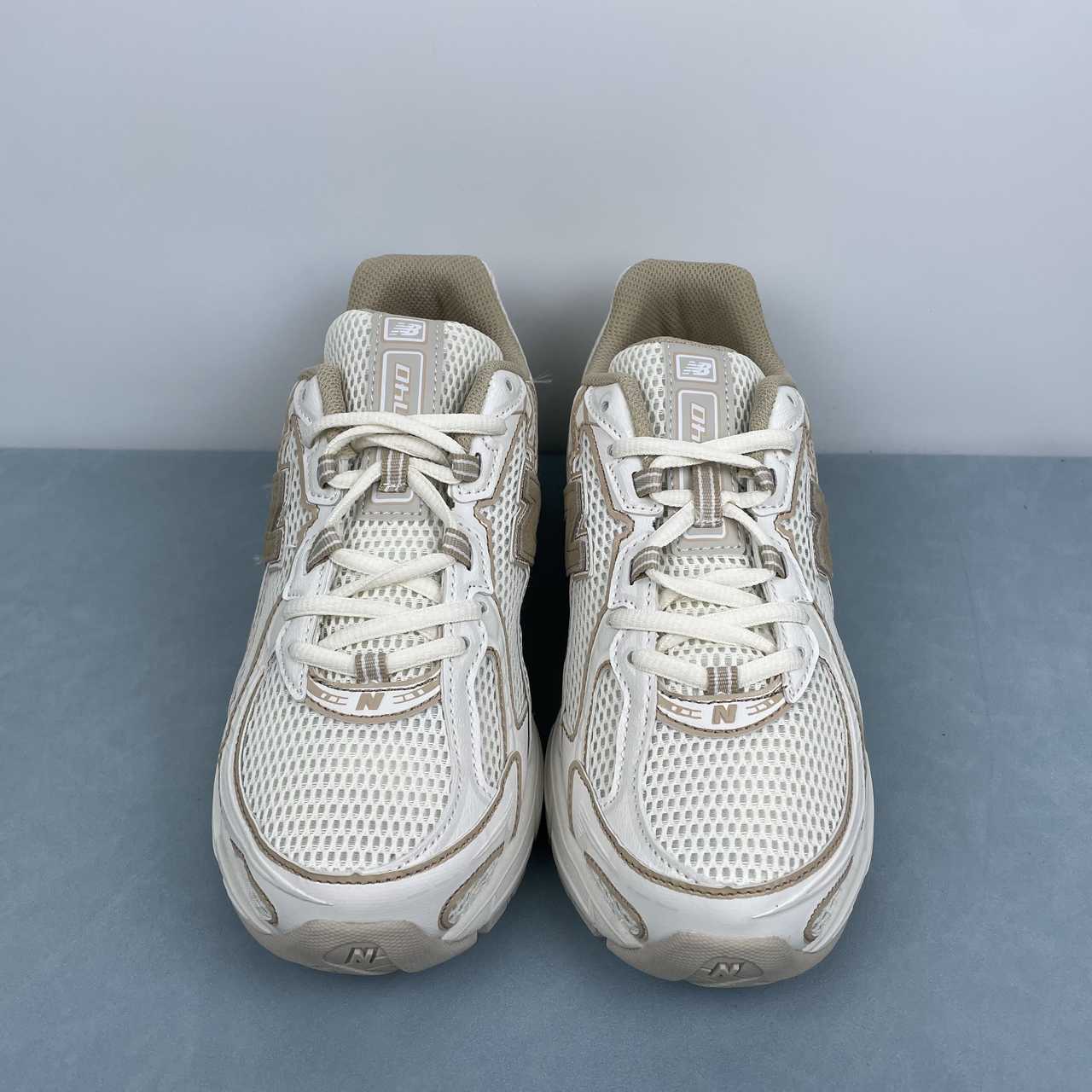 New Balance NB 740 Beige