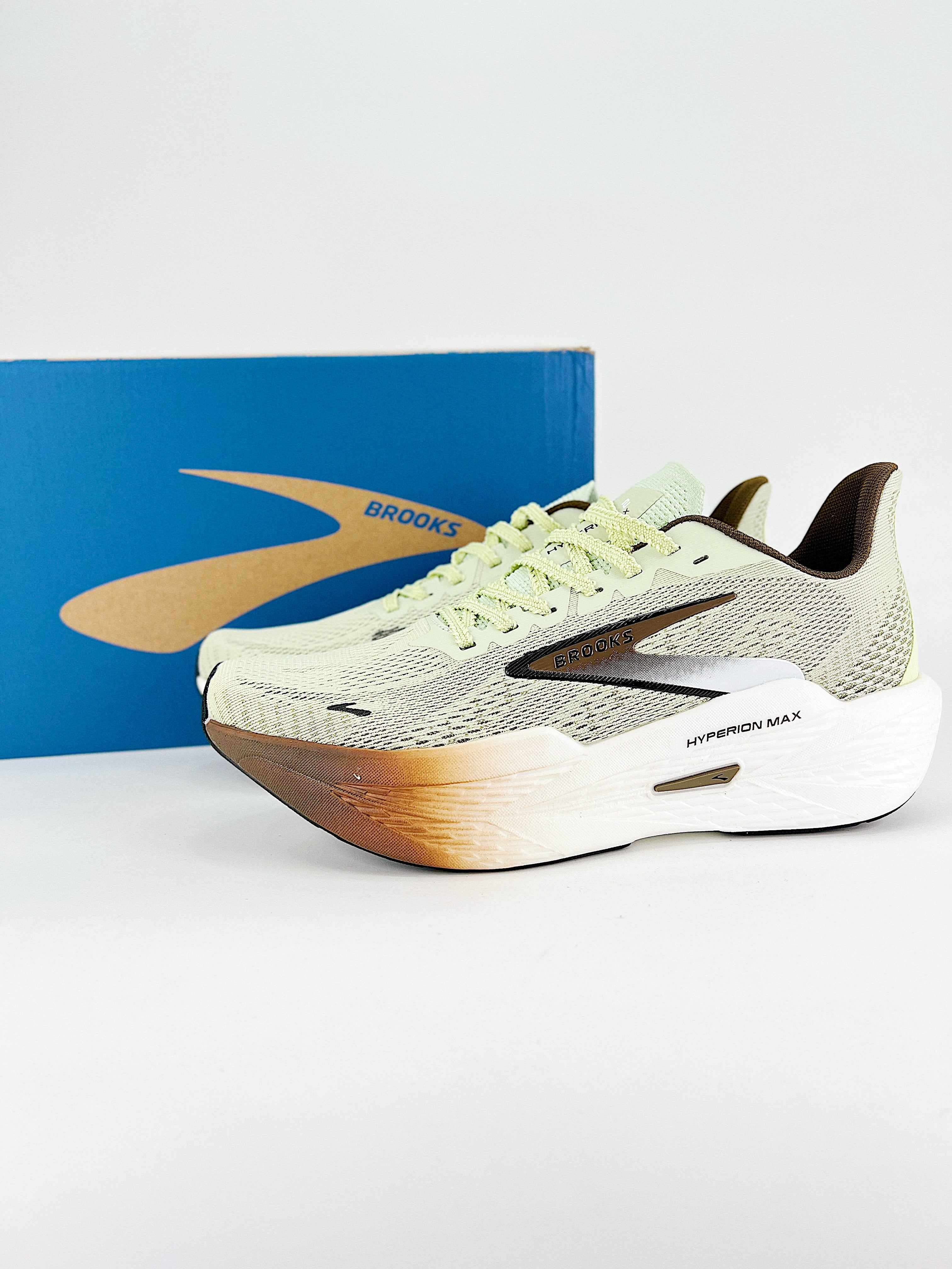 Brooks Hyperion Max 2 verde chiaro