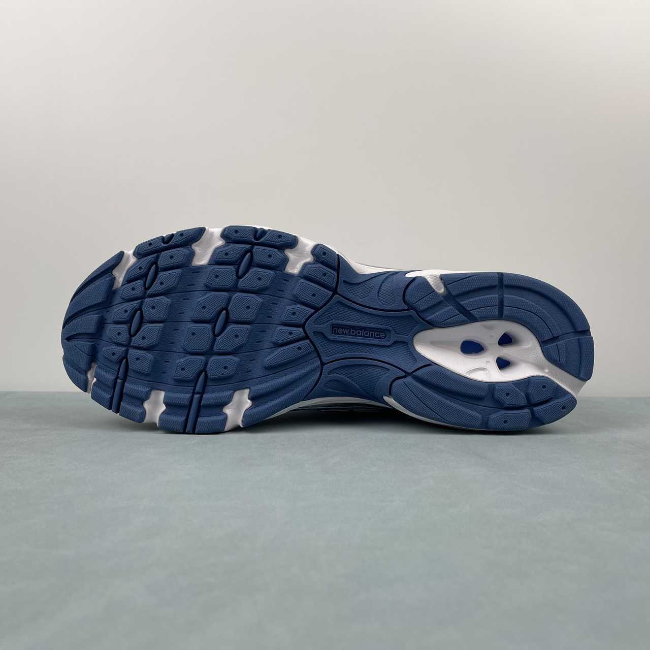 New Balance NB 740 Ice Blue