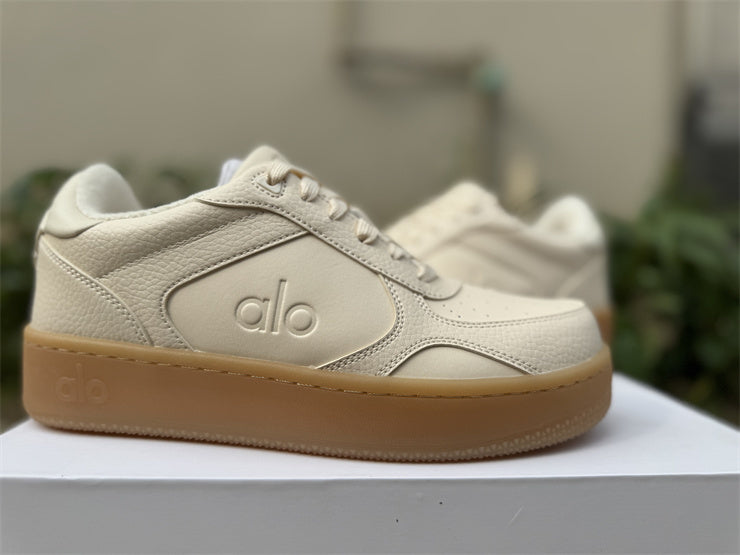 ALO Yoga Recovery Mode Cream Gum | Sneakers Premium Lifestyle