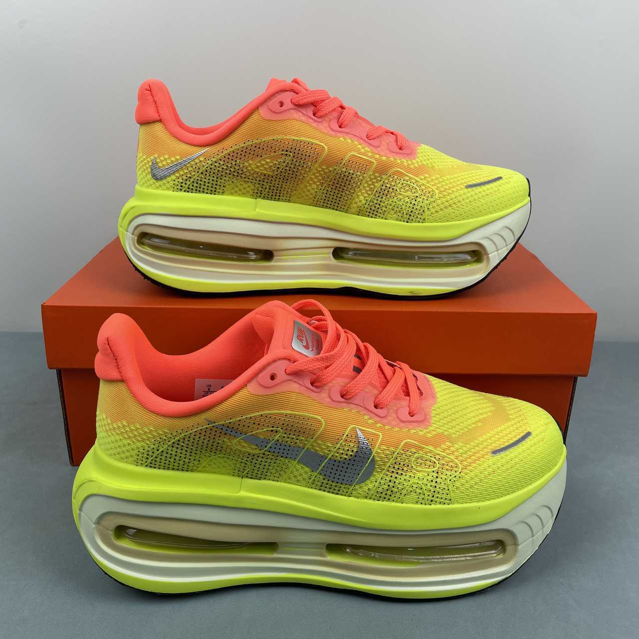 Nike Vomero Premium fluorescent green - VIBES MILANO