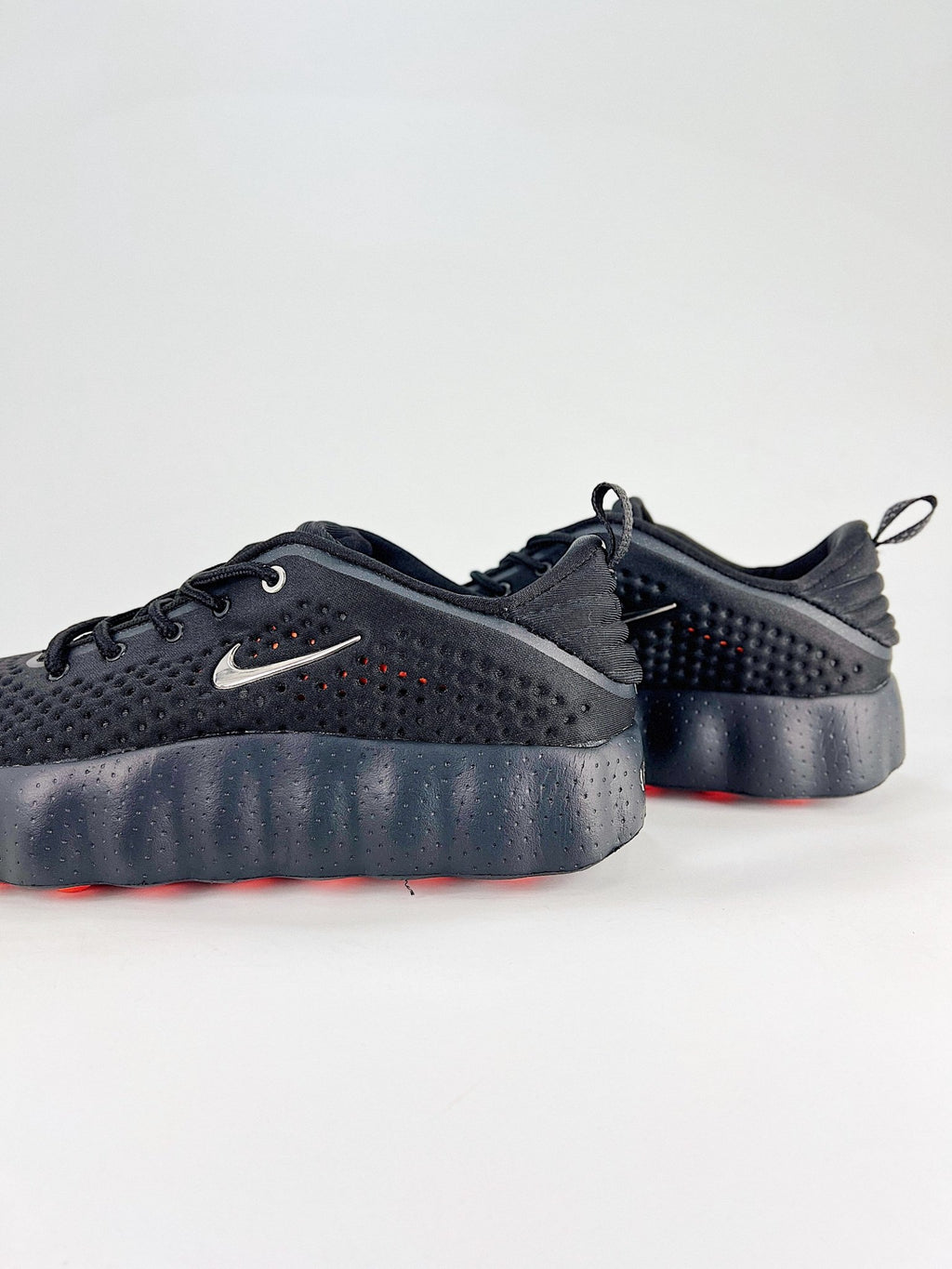 Nike Mind 002 Black Hyper Crimson - VIBES MILANO