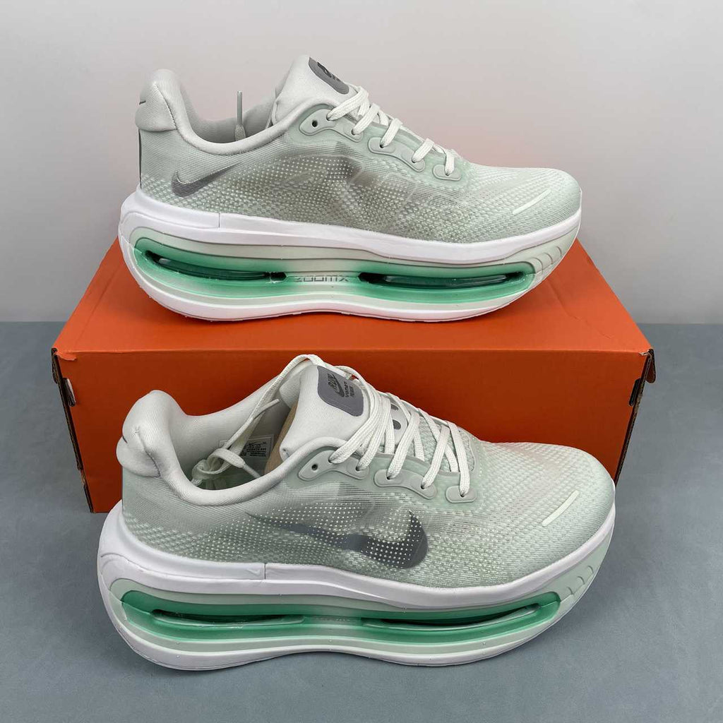 Nike Vomero Premium green vert - VIBES MILANO