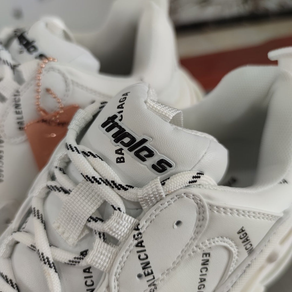 Balenciaga Sneakers Triple S all over logo bianco - VIBES MILANO