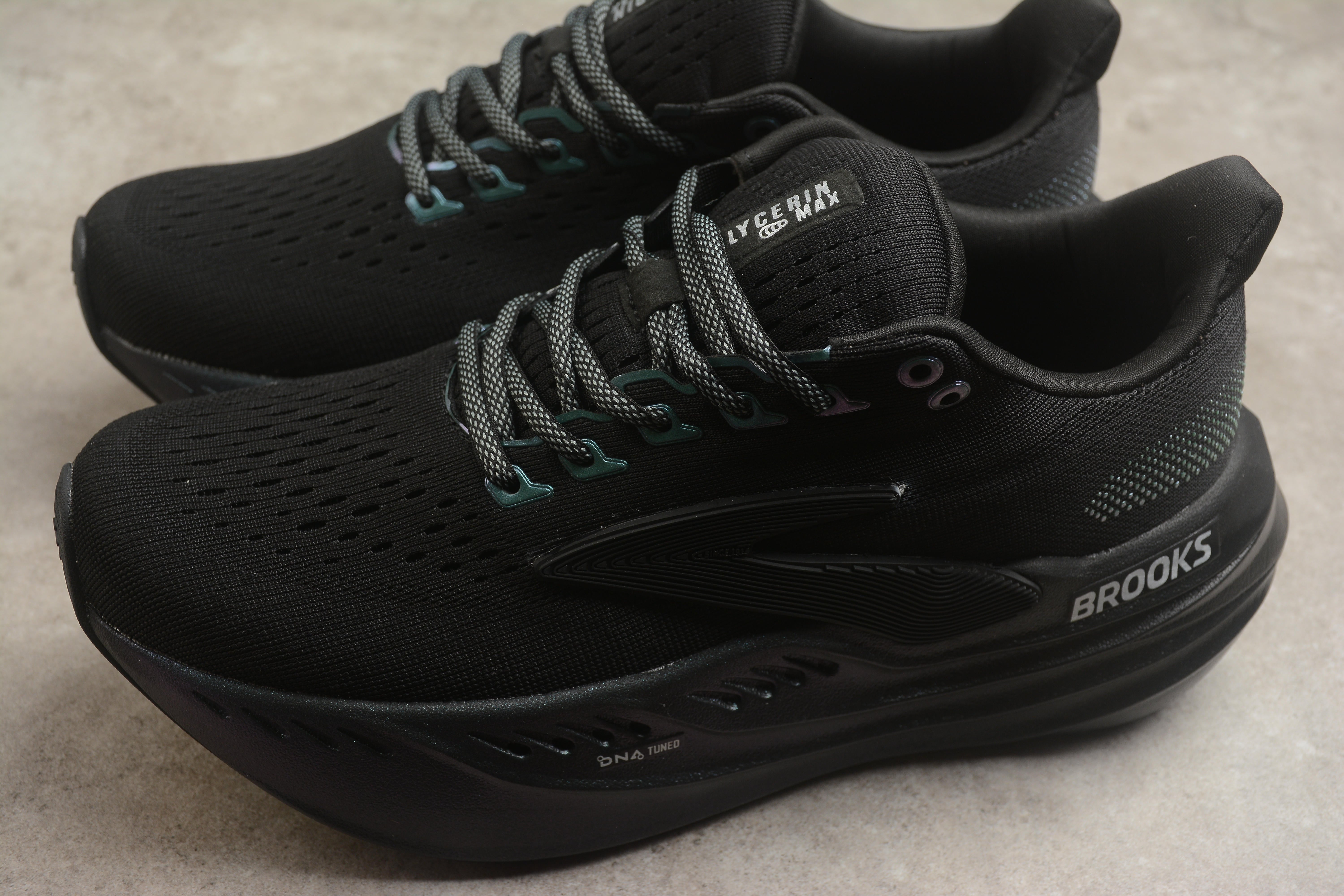 Brooks Glycerin Max nero totale