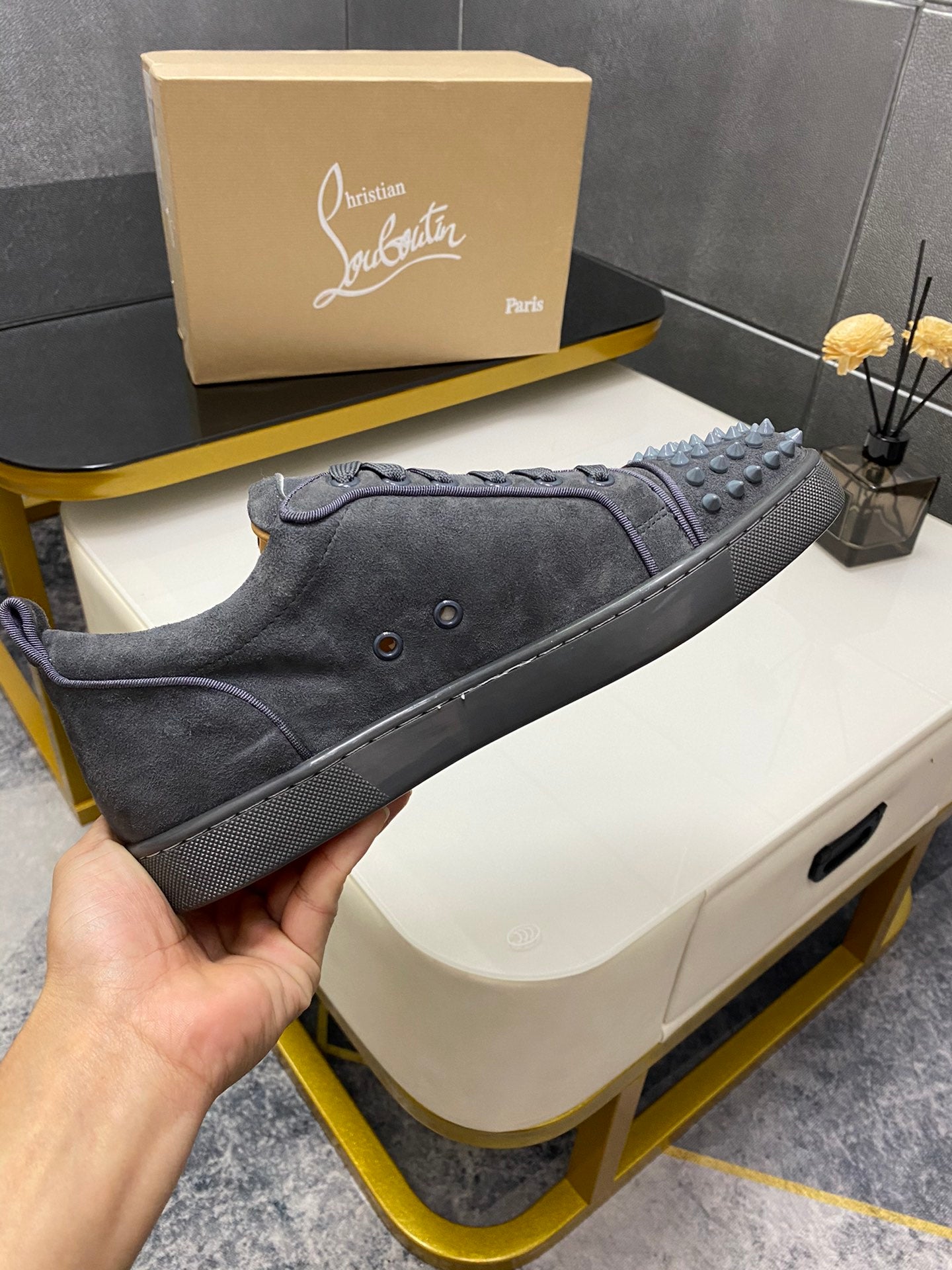 Christian Louboutin sneakers Grey Louis Junior Spikes Suede