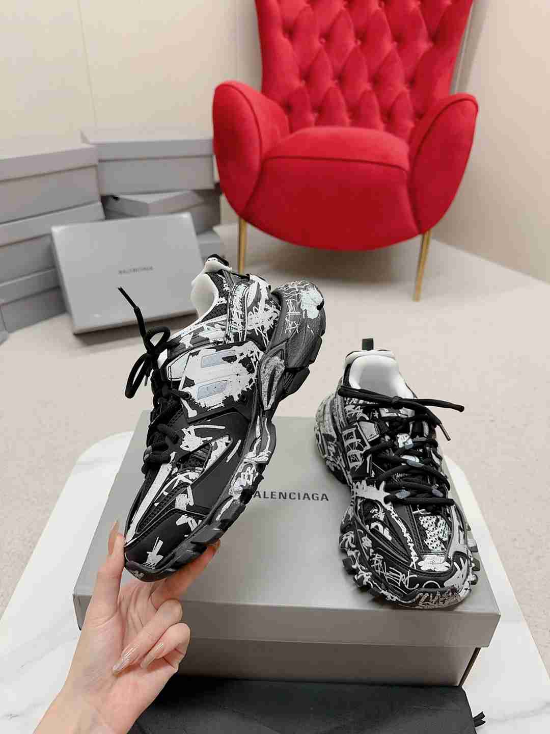 Balenciaga Sneakers Track 3.0 Graffiti