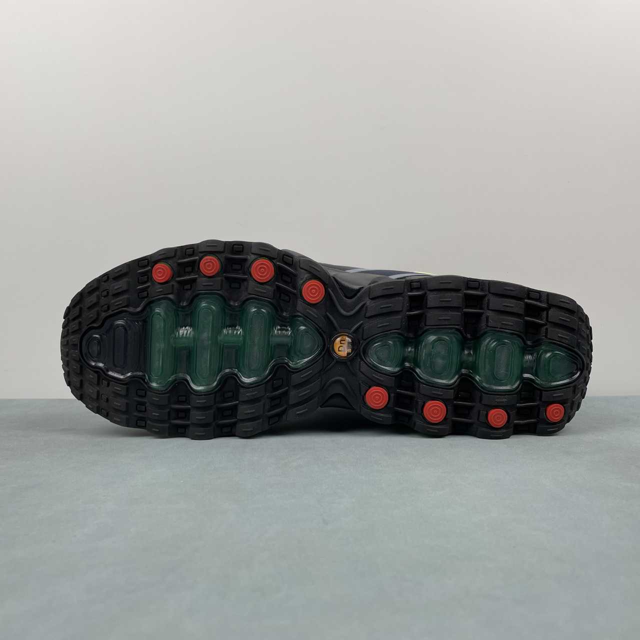 Nike Air Max Dn8 Black/Light Smoke Grey/Black/Volt