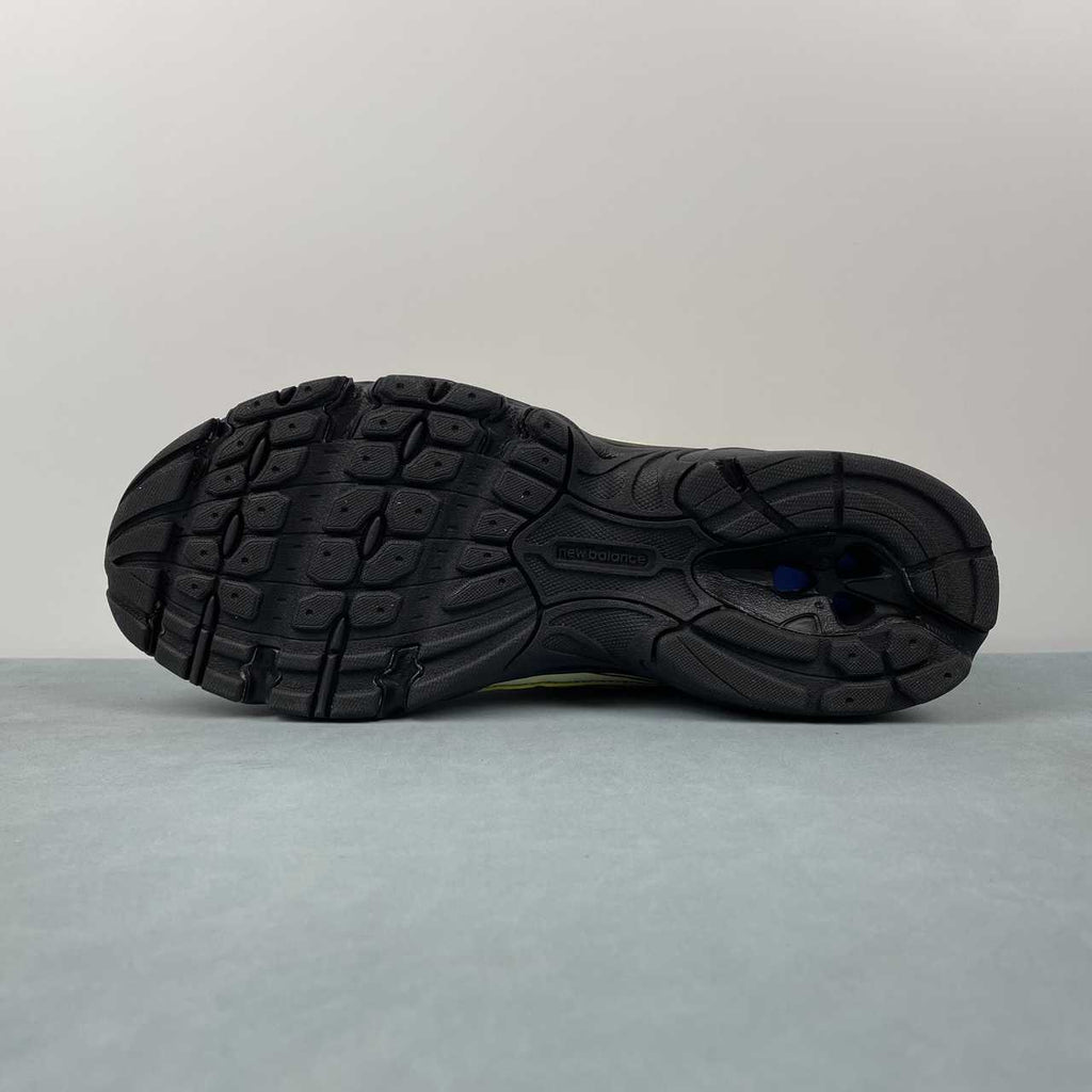 New Balance NB 740 Sea Salt and Firefly