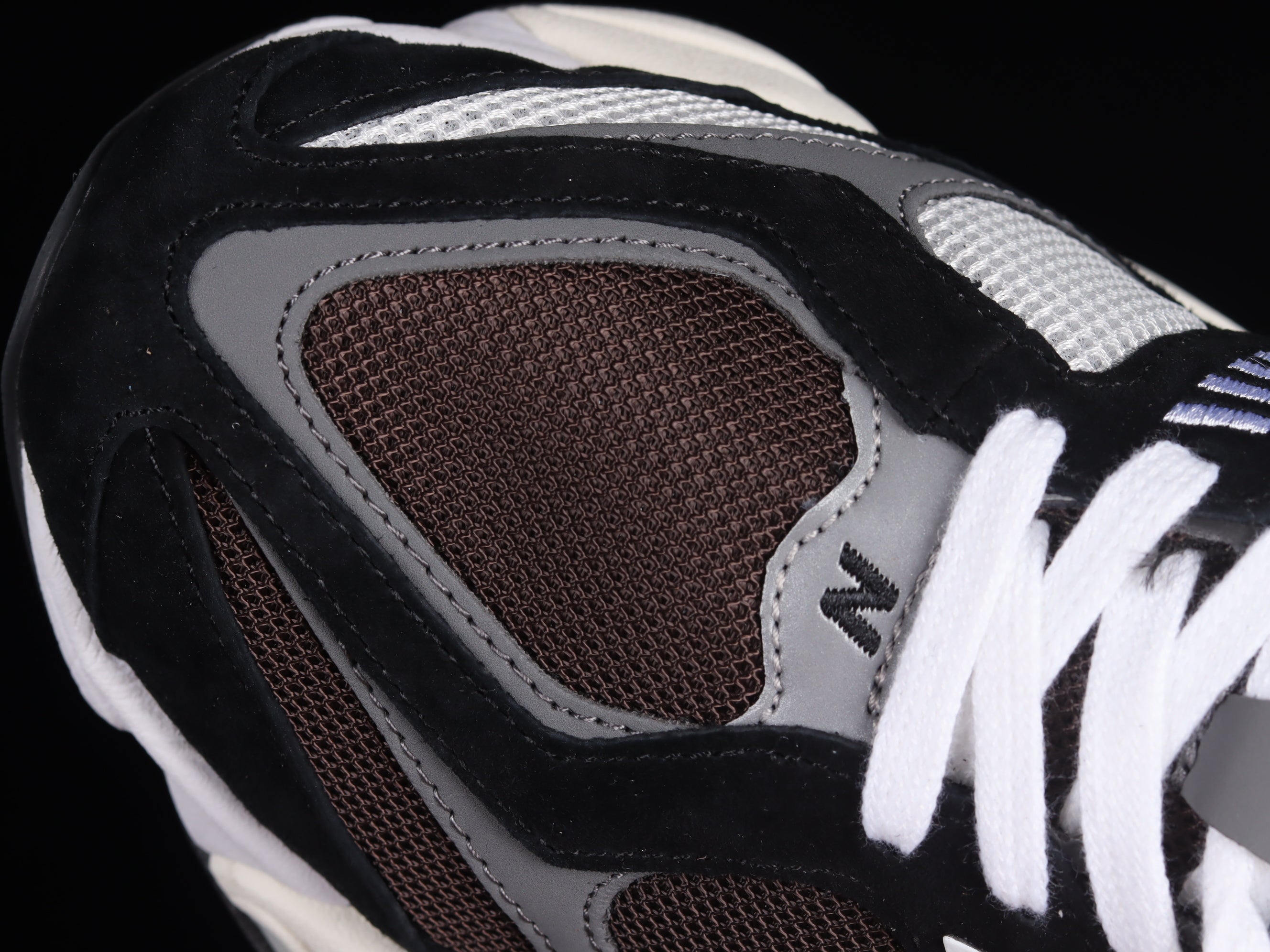 New Balance NB 9060 Dark Brown