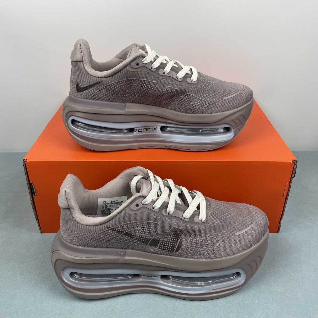 Nike Vomero Premium light brown - VIBES MILANO