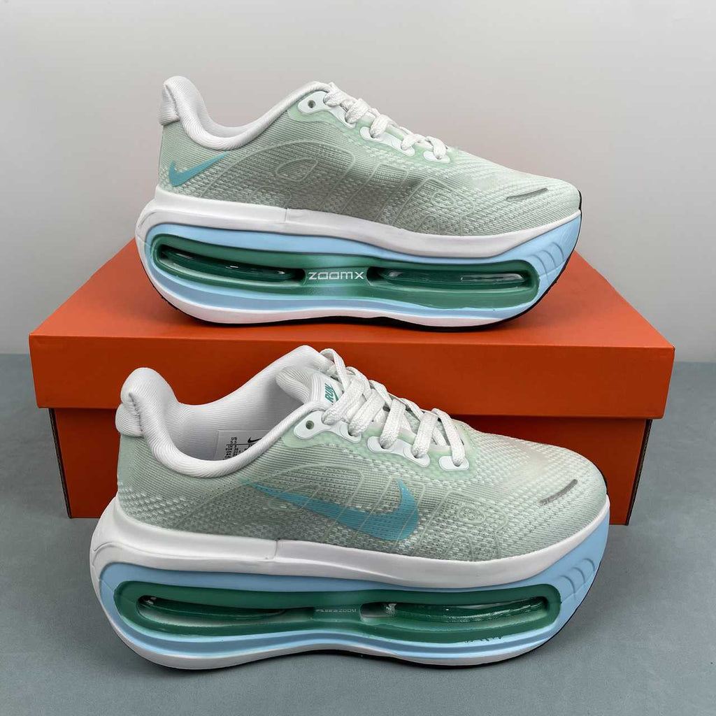 Nike Vomero Premium light green - VIBES MILANO