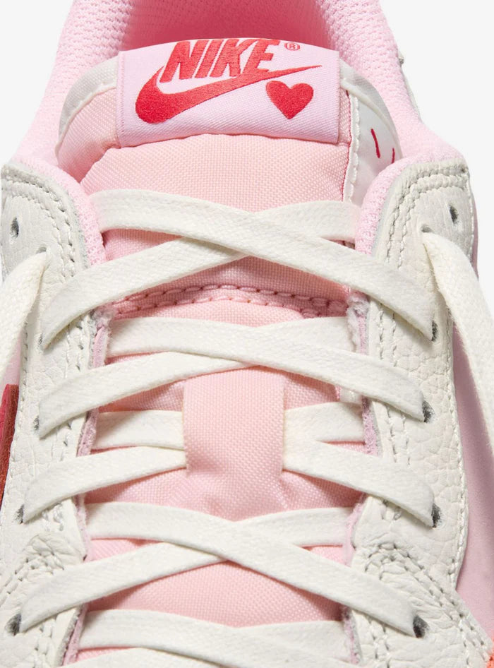Travis Scott x Air Jordan 1 low OG SP Tropical Pink