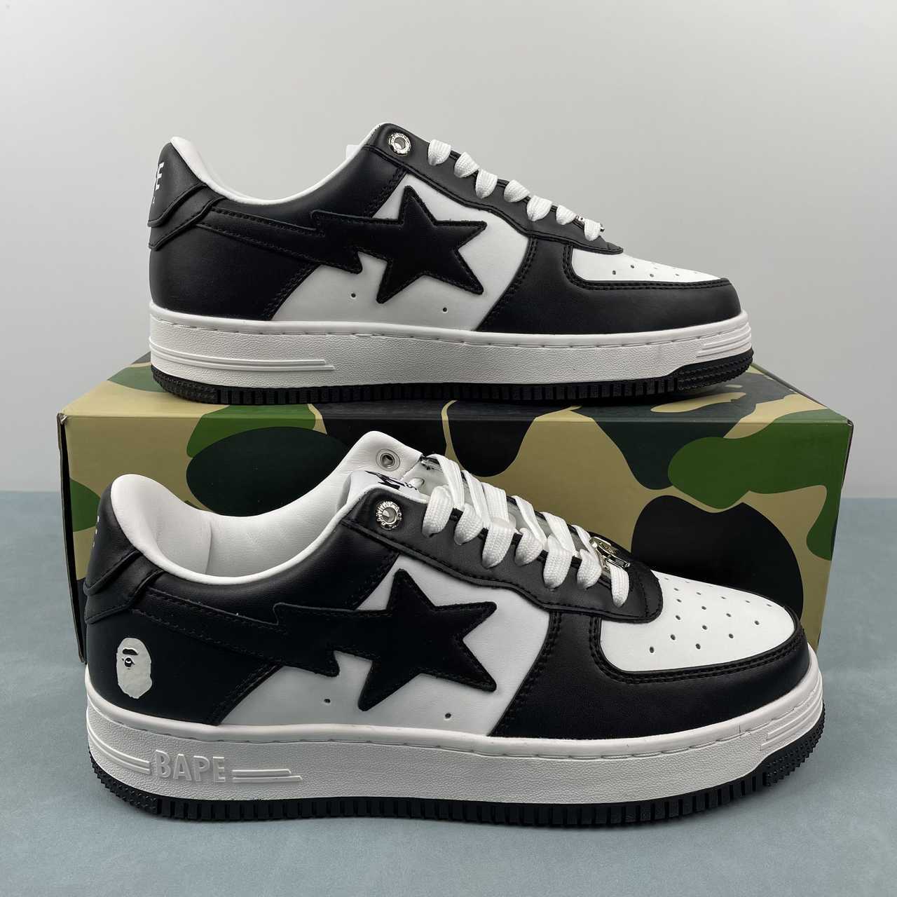 A Bathing Ape Sneakers da uomo in pelle verniciata Bape Sta bianco/nero