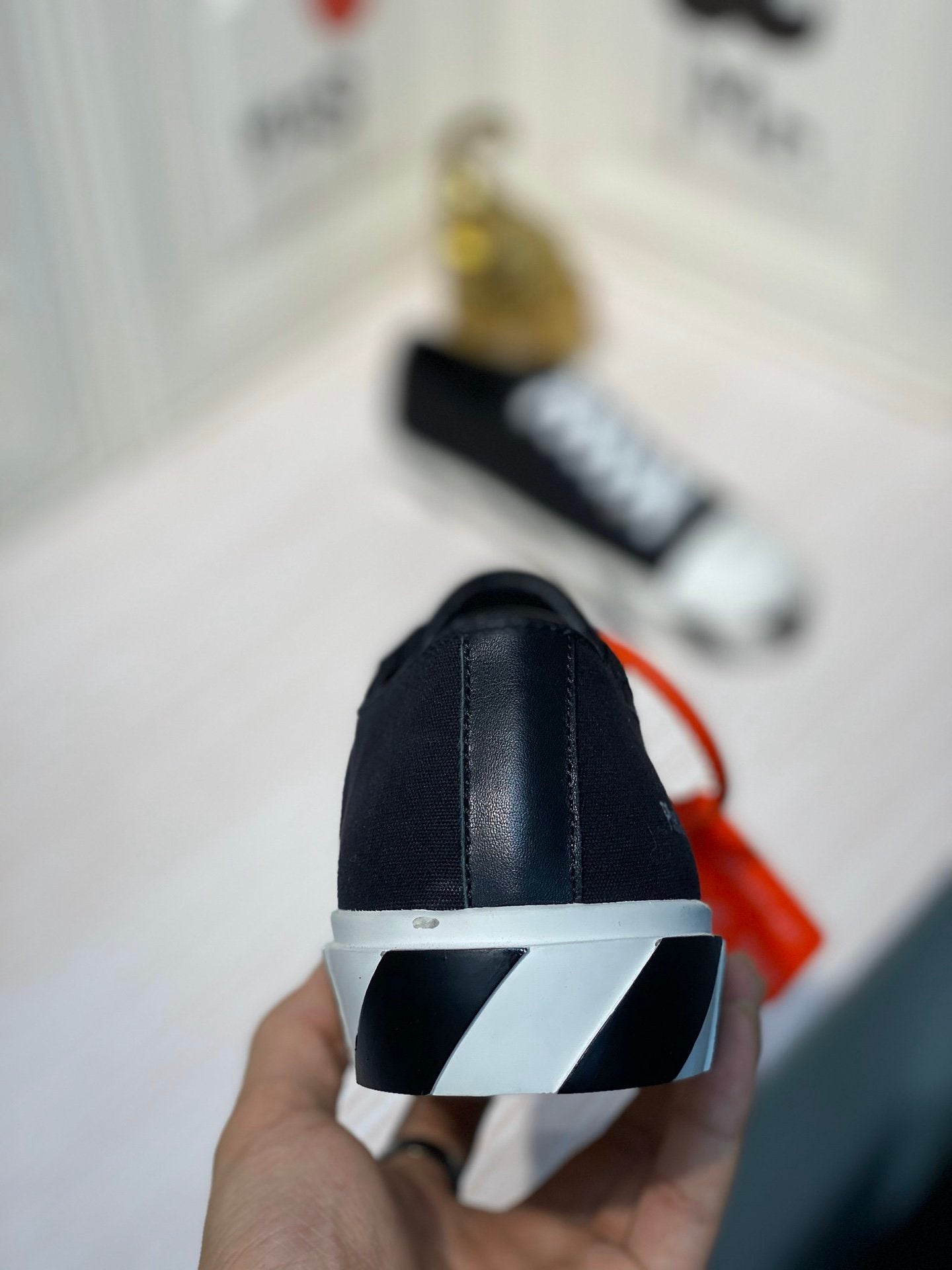 Off-White Vulcanized Low Zip Tie Black