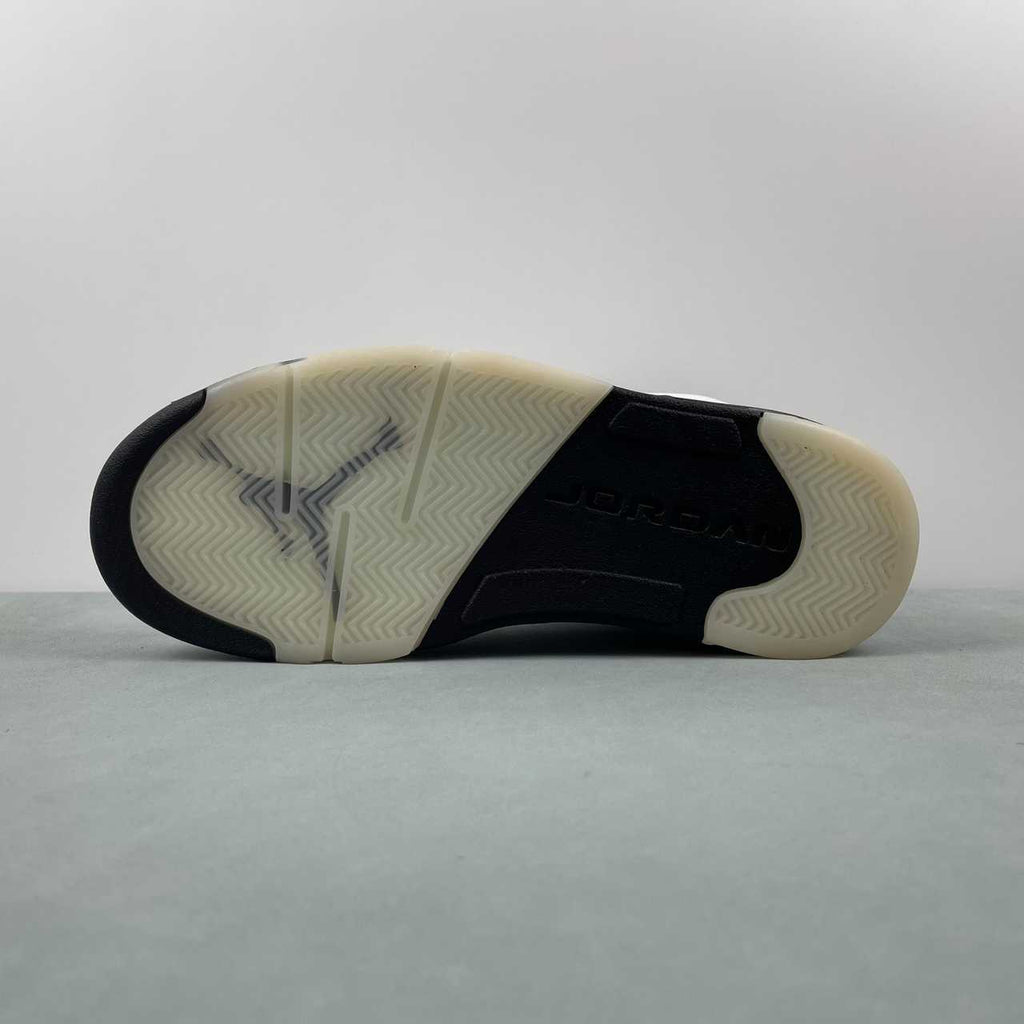 Nike Air Jordan 5 Retro White & Black Reverse Metallic - VIBES MILANO