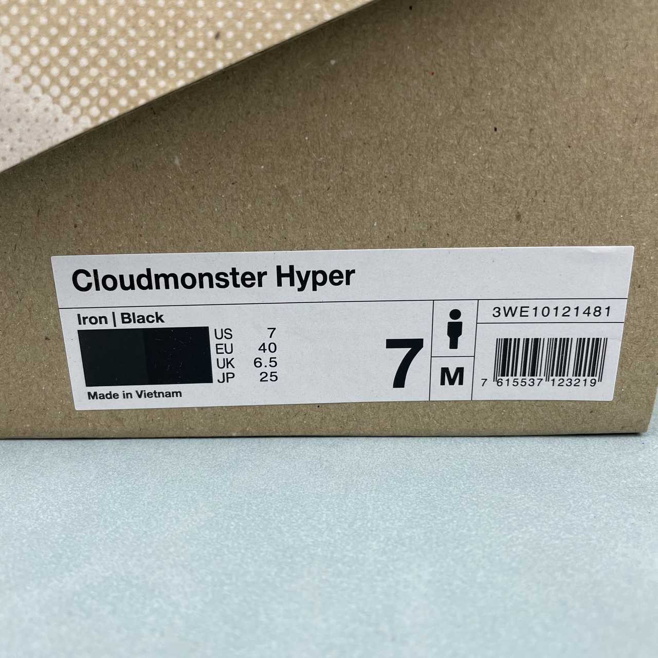 On Cloud Running Cloudmonster Hyper Iron & Black