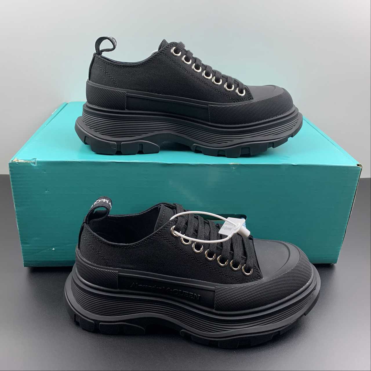 Alexander McQueen sneakers suola oversize Tread Slick black